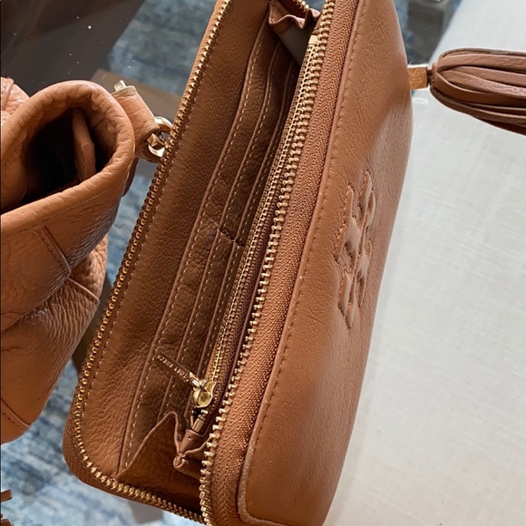 100% authentic Tory Burch soft pebble leather - Picture 5 of 5